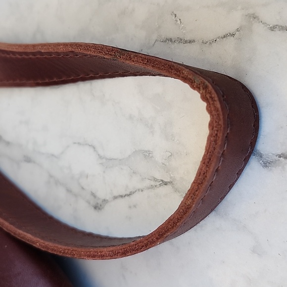 PORTLAND LEATHER 9" ROUND LEATHER CROSSBODY BAG - Picture 8 of 11